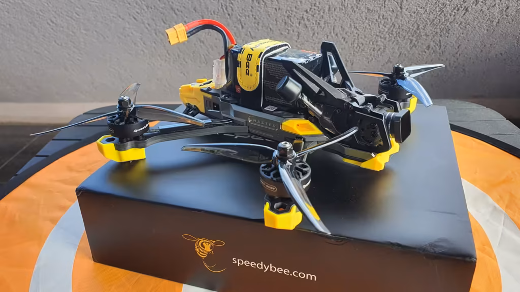 Modułowy dron FPV